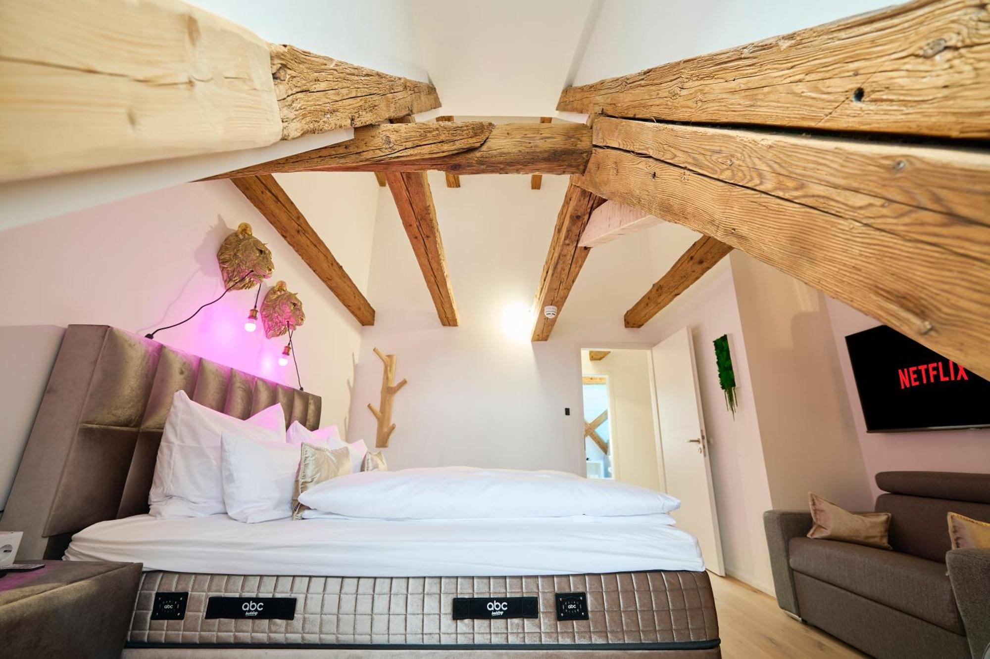 Wood World Luxury - Massage - Bergblick - Tranpolin- Parken Apartment Маркдорф Екстериор снимка